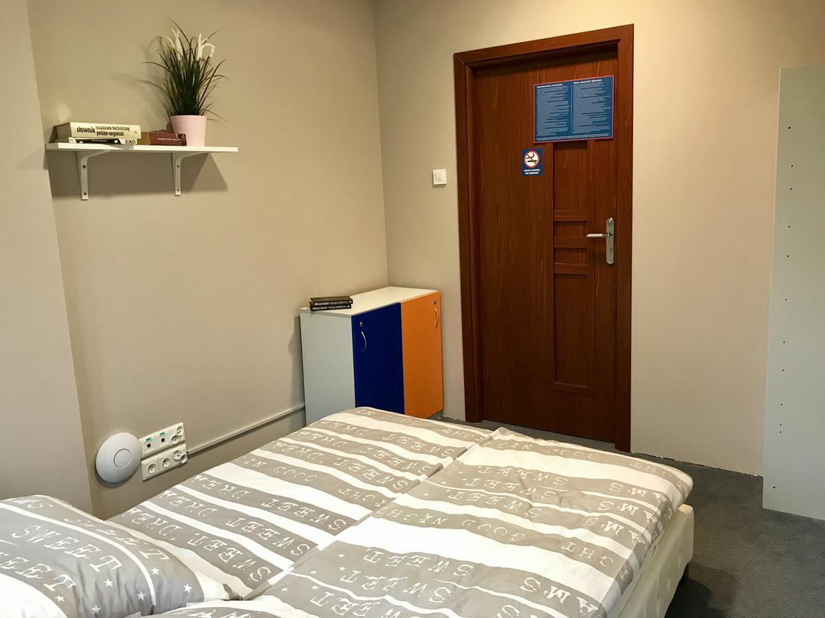 סופוט Hostel Stacja Plaza מראה חיצוני תמונה